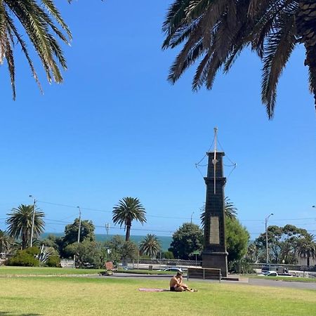 St Kilda Beachfront 2 Bedroom Apartment Melbourne Bagian luar foto