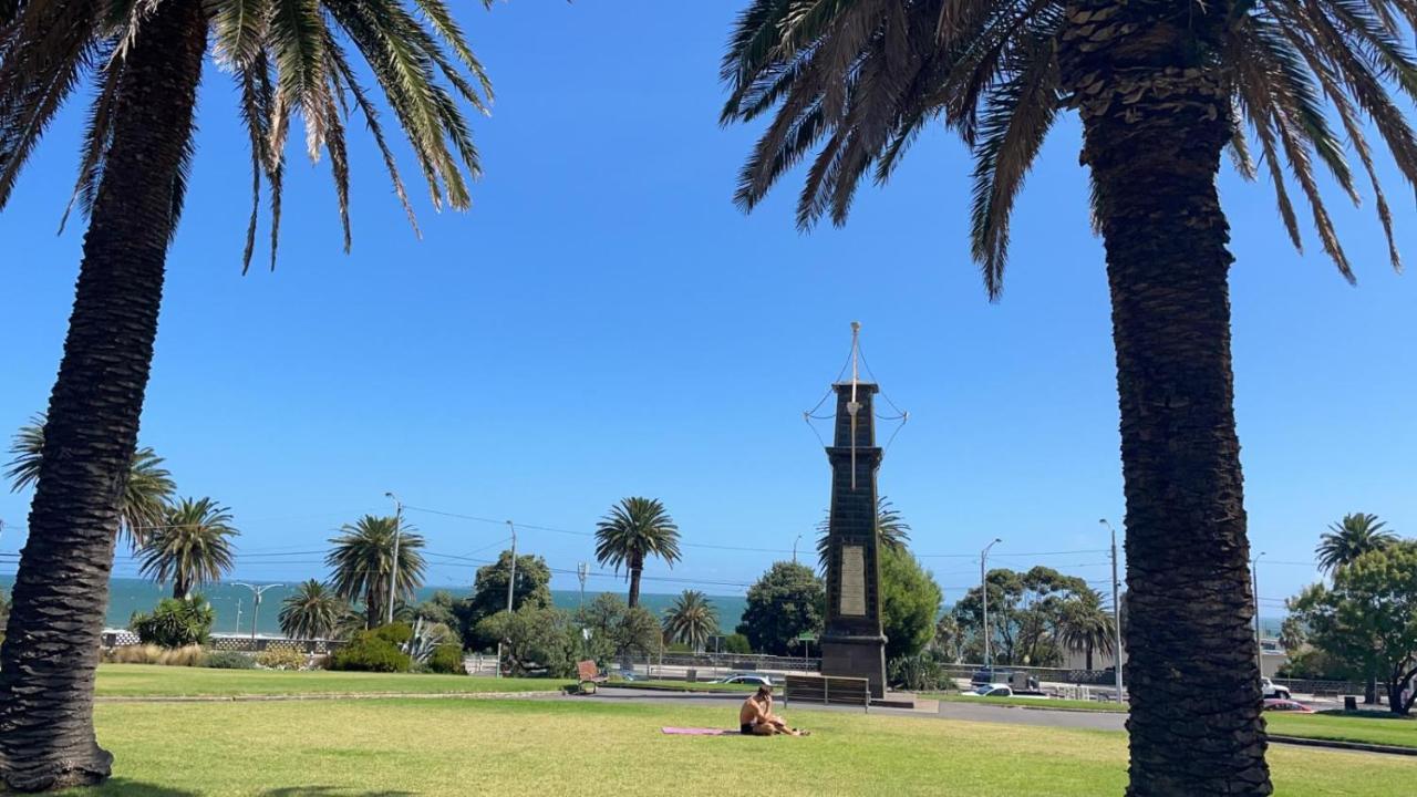 St Kilda Beachfront 2 Bedroom Apartment Melbourne Bagian luar foto